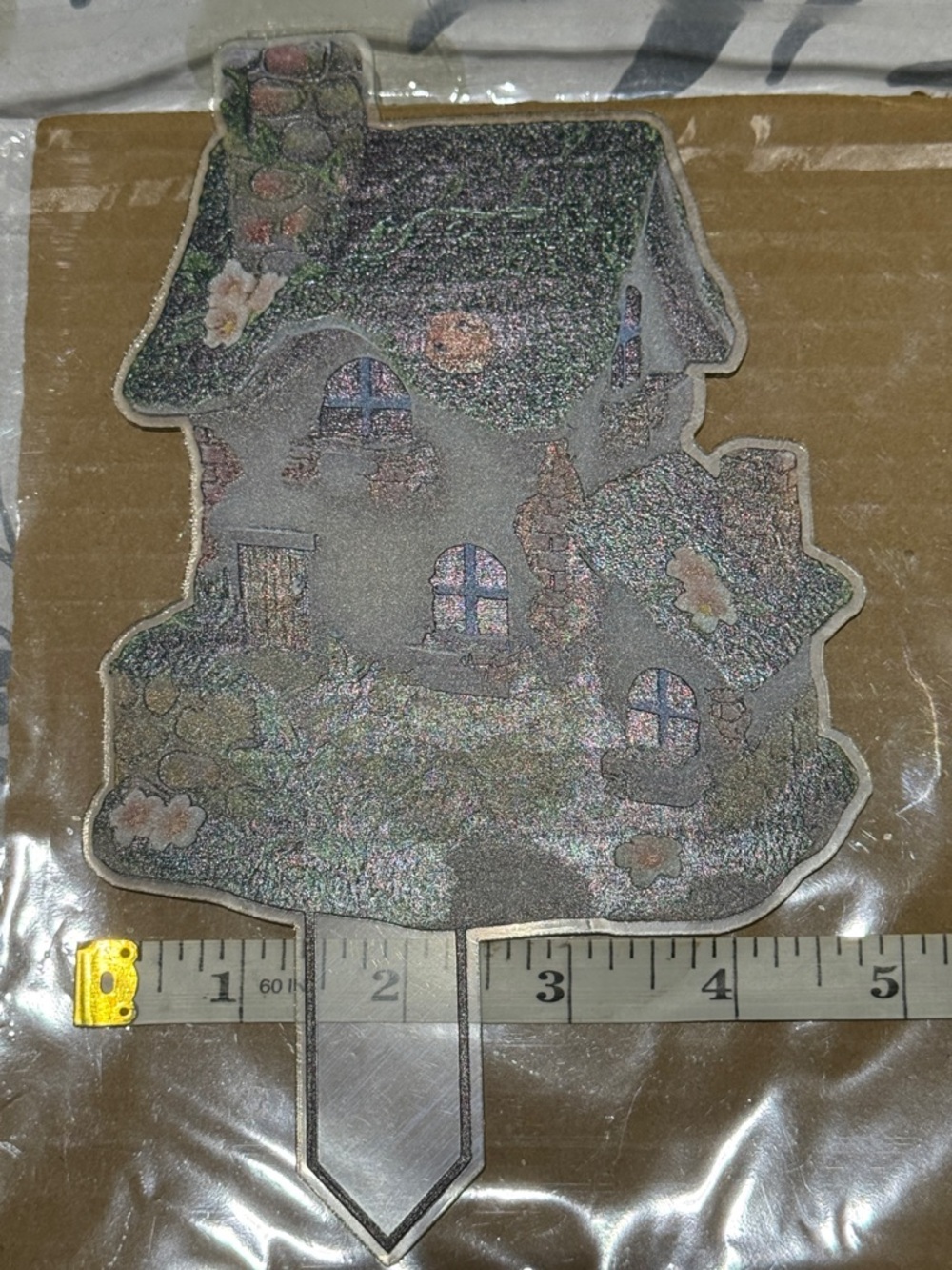 Whimsical Cottage Garden Yard Stake - Green Roof, White Walls - Picture 4 of 6